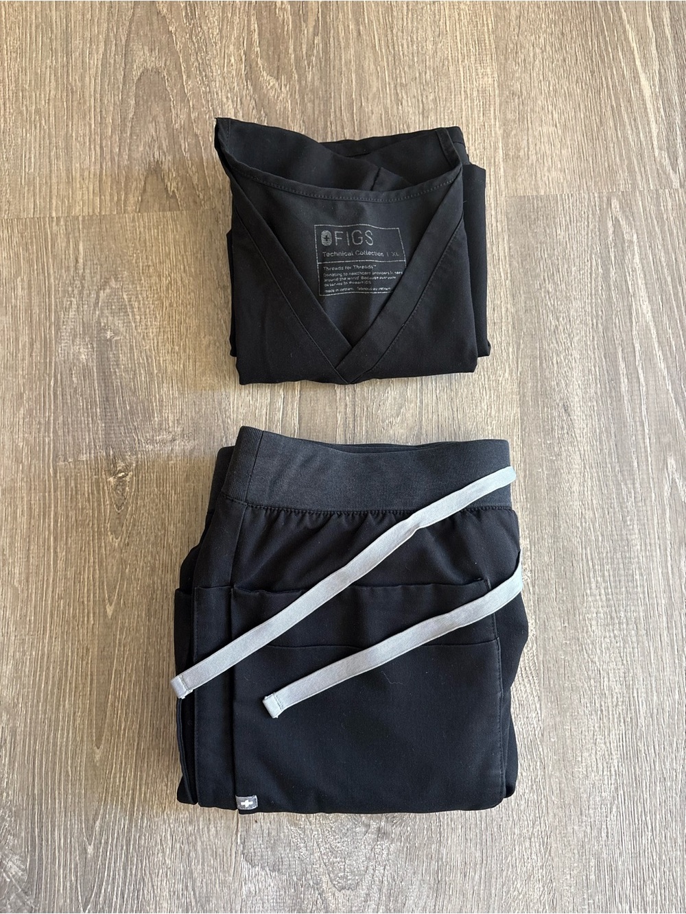 Figs Set in Black Women’s XL